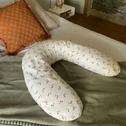 Candide Coussin de Maternité et d'Allaitement Coton - Cerises