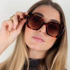 Charly Therapy Lunettes de Soleil Debbie - Ecaille