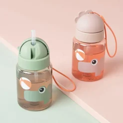 Done by Deer Gourde avec Paille Playground Vert - 280 ml