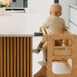 Duck Woodworks Tour de Cuisine Pliable en Bouleau Avec Kit Chaise Haute - Naturel