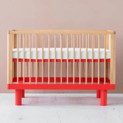 Karl & Fric Lit Bébé Evolutif Nox Bois Naturel et Rouge - 60 x 120 cm