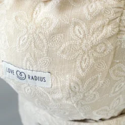 Love Radius HoodieCarrier 2 - Fleur de Lin