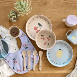 LÄSSIG Coffret Repas 4 Pièces Happy Fruits - Cerise