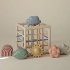 mushie Boîte à Formes avec Elastiques