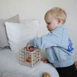 mushie Boîte à Formes avec Elastiques